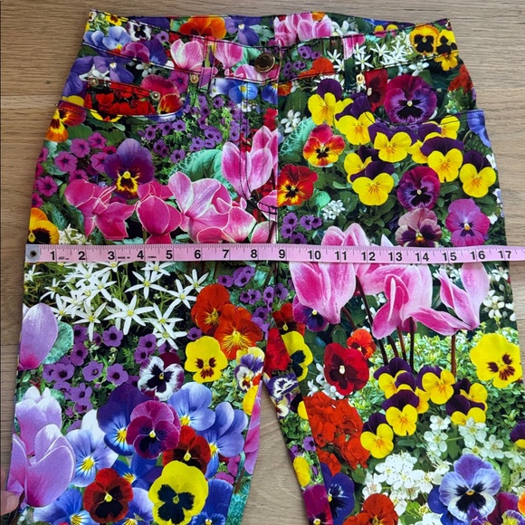 NWT ๐ Moschino Boutique flower print jeans 2021 collection. Flare bottom size 6 - Picture 10 of 11